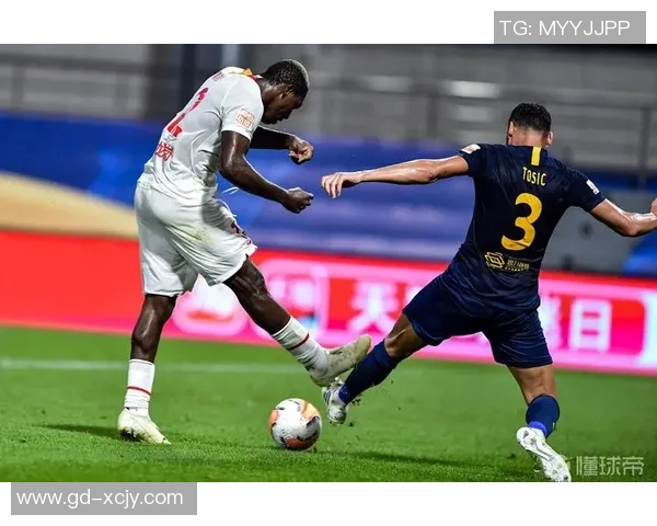 广州富力迎战深圳队全力争胜展现主场优势与球队实力对决